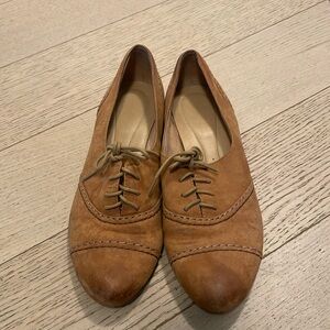 Tan Brown Naturalizer Oxfords Flats